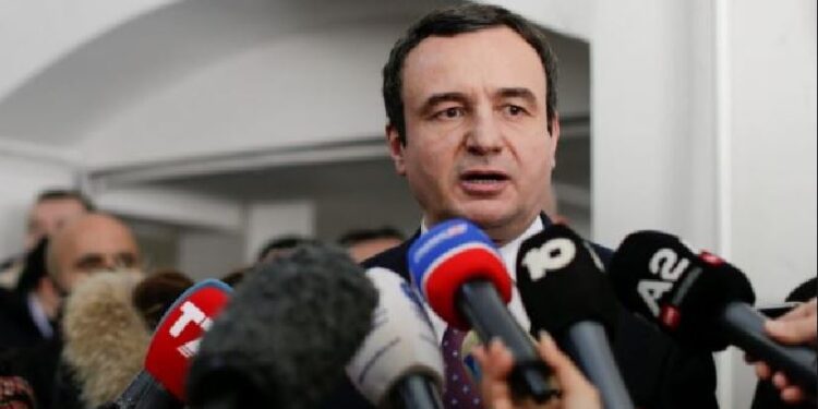 Komunitetet ia tregojnë kushtet Albin Kurtit