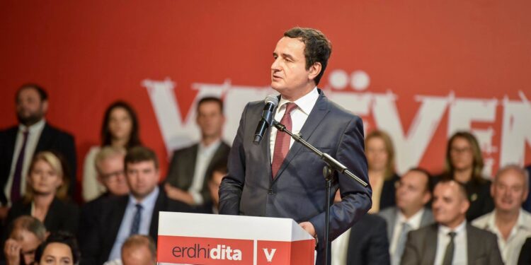 Kurti: Rinia në Kosovë duhet ta ketë një jetë të dinjitetshme në vendin e vet