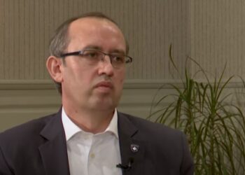 Hoti tregon se cila kërkesë e Kurtit u bë “mollë sherri” për rrëzimin e Qeverisë?