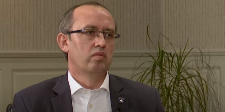 Hoti tregon se cila kërkesë e Kurtit u bë “mollë sherri” për rrëzimin e Qeverisë?