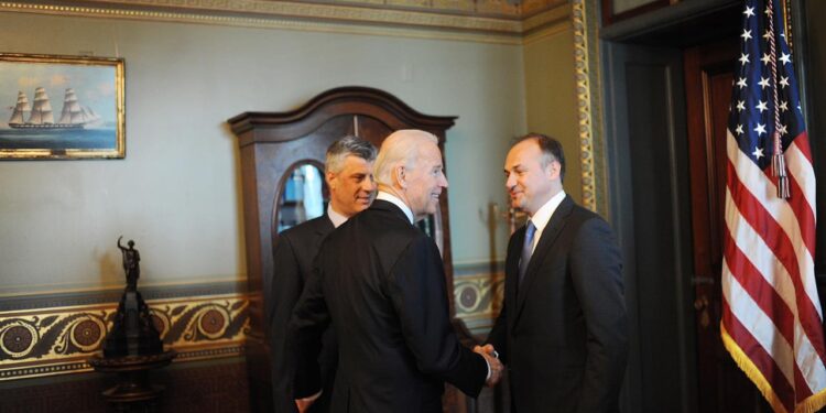 Hoxhaj përshëndet letrën e Biden ku i kërkon Vuçiqit që ta njeh Kosovën