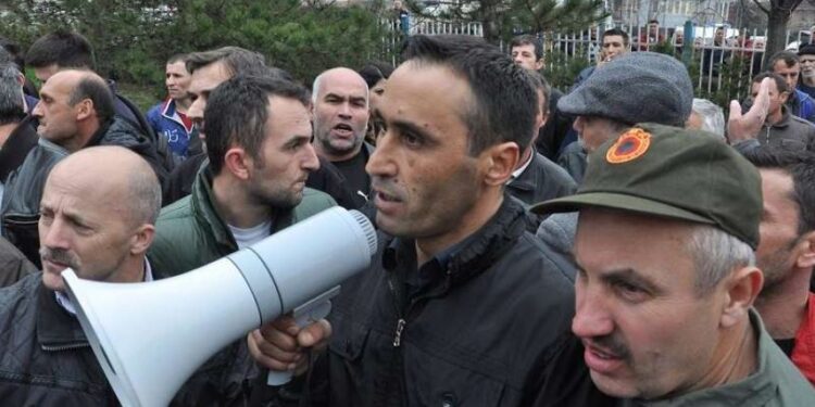 Qeriqi së bashku me 10 veteranë e invalid të tjerë dalin para Gjykatës