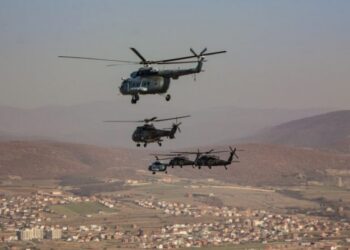 Fillon trajnimi i KFOR-it me helikopter mbi qiellin e Kosovës