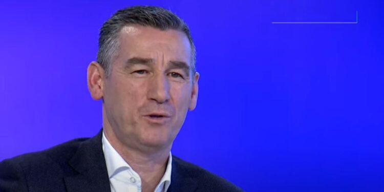 Kadri Veseli në një emision ia kishte bërë me sy moderatorit, tregohet arsyeja