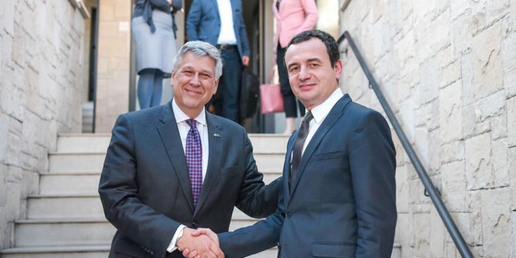 Latifi: Kosnett u takua me Kurtin, pasi thanë se nuk do ta respektojnë marrëveshjen e Washingtonit