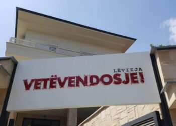 Zyrtari i VV-së premton ndryshim të ligjit: Mërgata të votojë në ambasada e konsullata