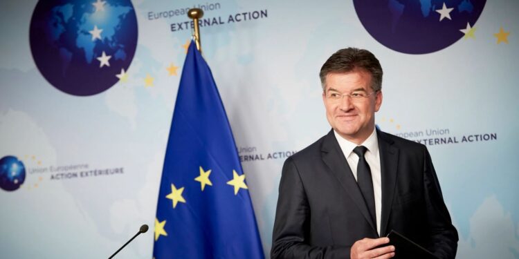 Reagon Lajçak: Kosova dhe Serbia janë të ndara në hartën që kam në zyrë