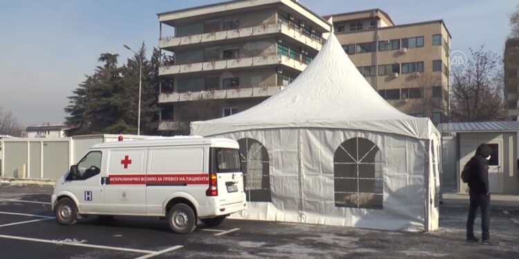 16 të vdekur nga koronavirusi brenda 24 orëve në Maqedoni të Veriut