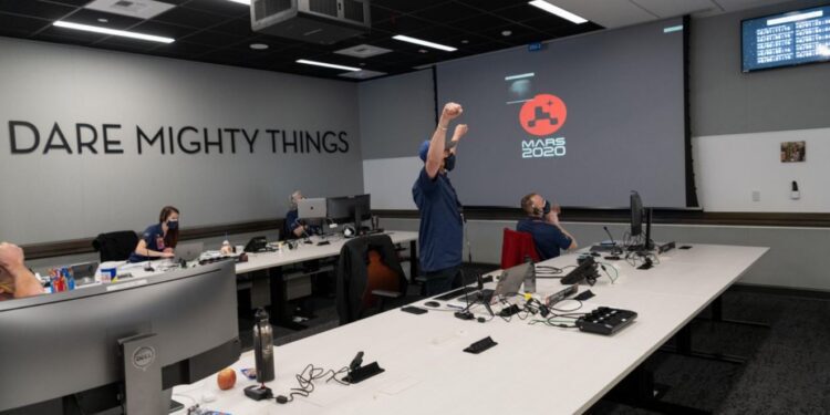 Ky është mesazhi i fshehtë në parashutën e roverit që u lëshua në Mars