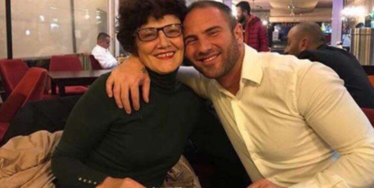 Patris Berisha e kujton nënën e tij me fjalë prekëse