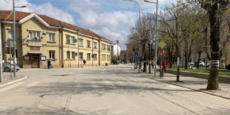 Podujevë, ndryshohet kahja e qarkullimit të automjeteve në disa rrugë të qytetit