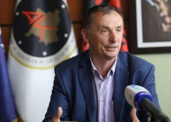 Rasim Selmanaj jep dorëheqje nga të gjitha strukturat e AAK-së