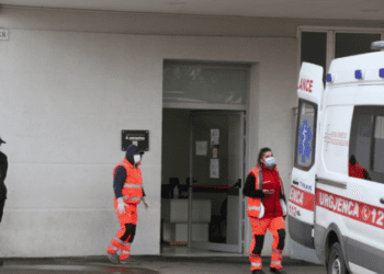 Shqipëri, 13 të vdekur dhe 865 raste të reja me koronavirus