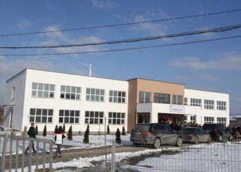 Komuna e Vitisë demanton deklaratën se VV-së iu kanë mbyllur dyert e shkollave