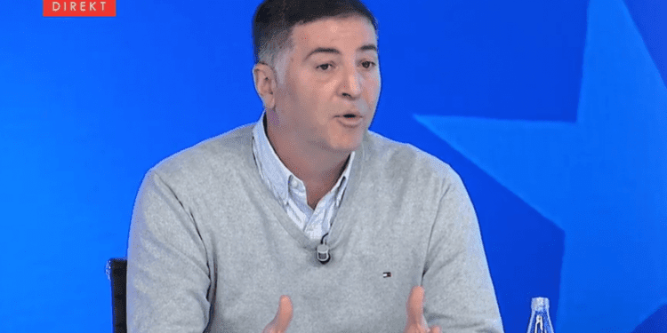 Lirak Çelaj rithekson: Kadri Veseli është dhe duhet të mbetet kryetar i PDK-së
