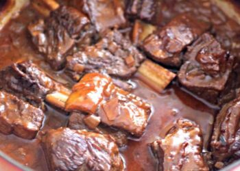 Brinjë viçi me salcë