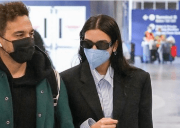 Dua Lipa u pa në aeroport të Los Anxhelosit me shumë stil