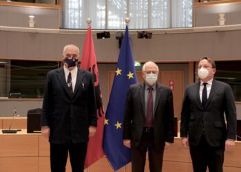 Borell e konsideron Shqipërinë shembull për rajonin