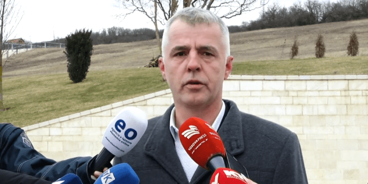 Faton Klinaku kërkon drejtësi për krimet e luftës