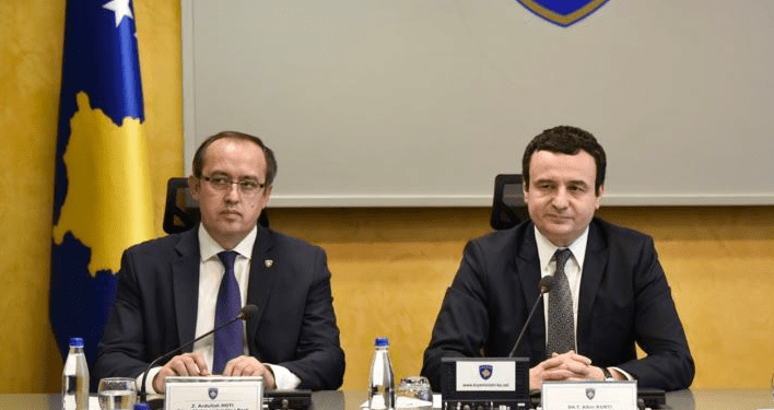 Hoti nuk i mban inatë Kurtit, e pret për t’ia dorëzuar detyrën