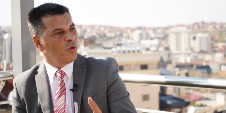 Kryeziu me porosi për Hazirin, Qunin dhe Abdixhikun, para zgjedhjes së kryesisë të LDK-së