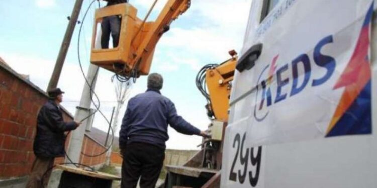 KEDS njofton për ndërprerje të rrymës elektrike për shkak të punimeve