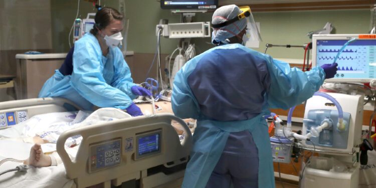 Koronavirusi ua merr jetën mbi 90 mijë personave në Francë