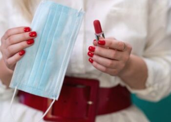 Maskat “ulin” me 20% shitjet e buzëkuqëve