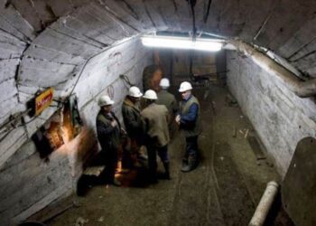 Nuk i morën pagat e janarit, rreth 400 minatorë të Minierës së Artanës futen në grevë