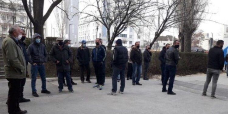 Protestojnë banorët e disa fshatrave të Prishtinës, kërkojnë transport publik