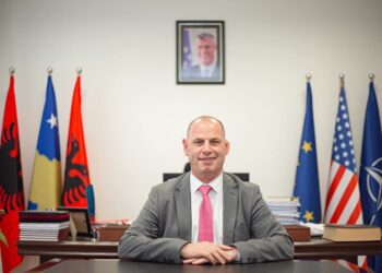 Kryetari Lladrovci uron 7 Marsin: Pa mësuesit tanë, arritjet tona nuk do të realizoheshin!