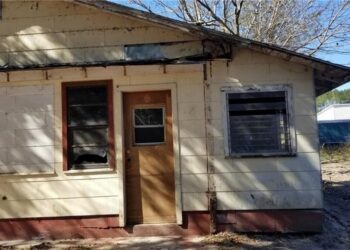 Del në shitje “shtëpia me e keqe e lagjes”, pronari tregohet i sinçertë me fotografitë e publikuara