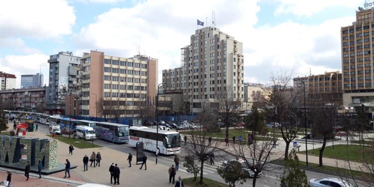 Shoqatat e Transportit Rrugor pezullonë grevën, shkak rrethanat klimatike dhe politike