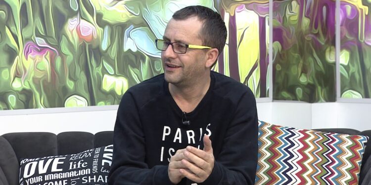 Jeton Zogjani për Adriana Matoshin: Nuk pres shumë prej saj si deputete