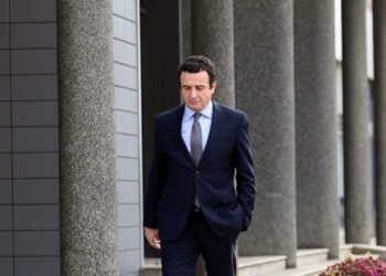 Kurti nuk i bie “pishman”: Një projektligj i vonuar e jo i nxituar