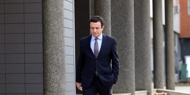 Kurti nuk i bie “pishman”: Një projektligj i vonuar e jo i nxituar