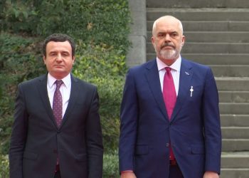 Kurti: Gjendja emergjente e shëndetit publik, na detyron që të kufizojmë lirinë e lëvizjes