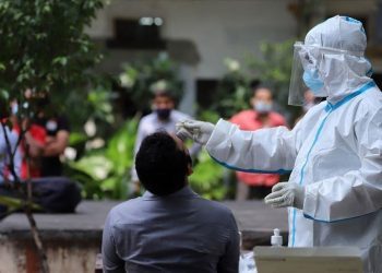 Arrijnë ndihmat e para nga Britania e Madhe në Indi