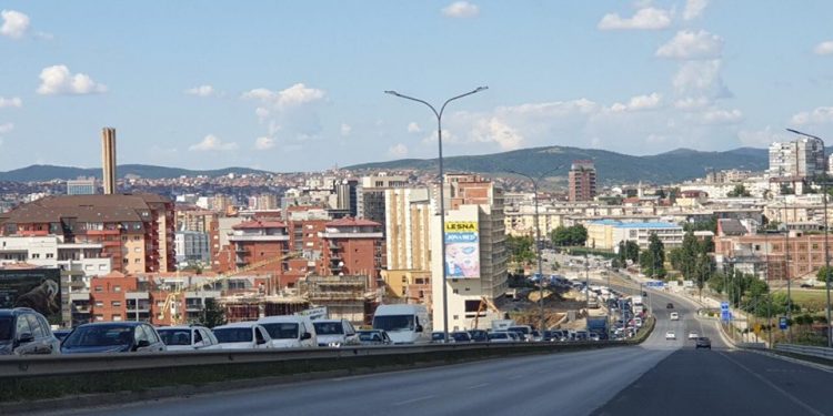 Fillon peticioni për ndërtimin e mbikalimit në Veternik