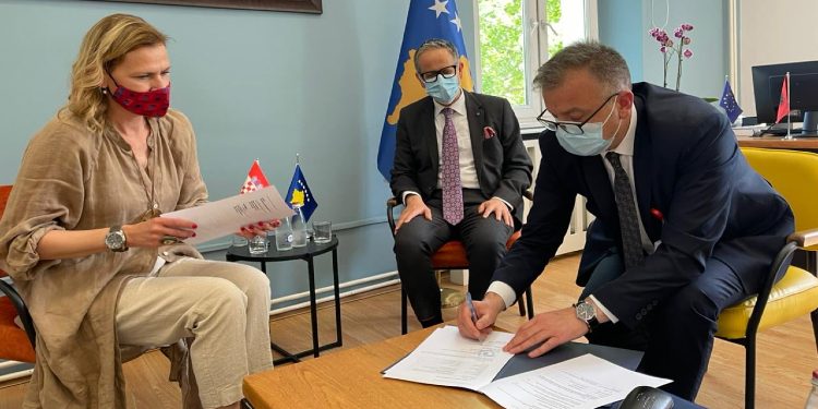 Kroacia përkrah Kosovën me 10 mijë doza të vaksinave anti-Covid