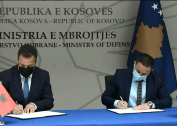 Mehaj nënshkruan marrëveshje me homologun e tij nga Shqipëria për fushën e mbrojtjes