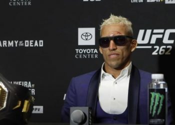 Oliveira ka reaguar pas “thumbimit” të Conor McGregor, ja çfarë i ka thënë