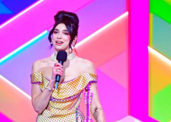Dua Lipa mbrëm në Brit Awards performoi në mënyr teper të veçant
