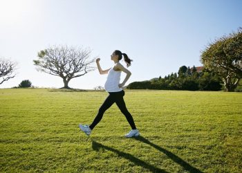 Sa duhet të ecë një grua gjatë shtatzanisë?