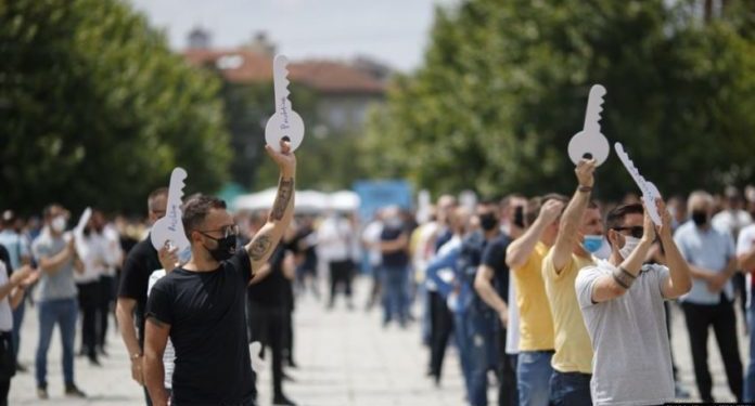 Kllokoqi: Do të ketë protesta nëse Qeveria nuk i lehtëson masat!
