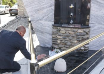 Haradinaj kujton të rënët e Deçanit: Përgjithmonë mirënjohës dhe falënderues