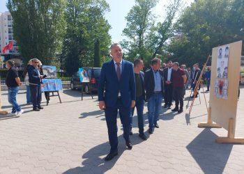 Komuna e Deçanit përmes ekspozitës shënonë Ditën e Dëshmorëve