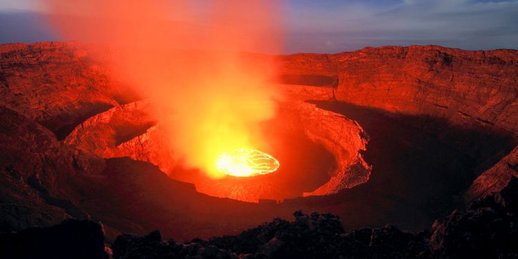 Shpërthen vullkani në Kongo, fillon largimi i banorëve nga pjesët e rrezikuara