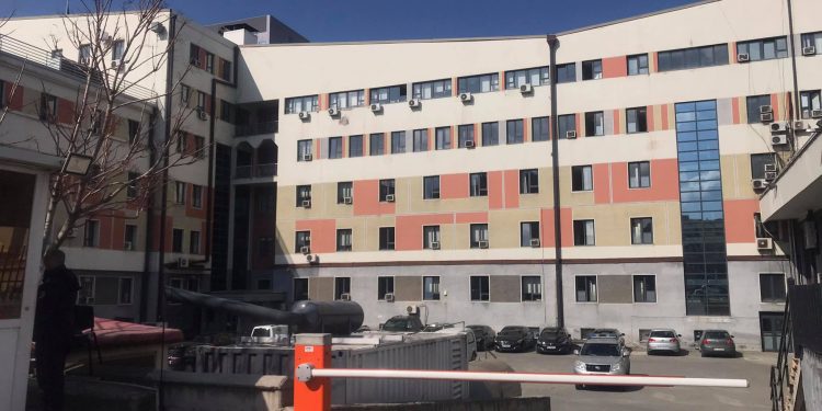 Çfarë po ndodh në Kuvendin e Kosovës, lëshohet alarmi