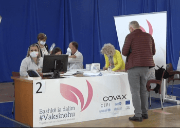 E diela pushim në sallën “1 Tetori”, është nderprerë procesi i vaksinimit